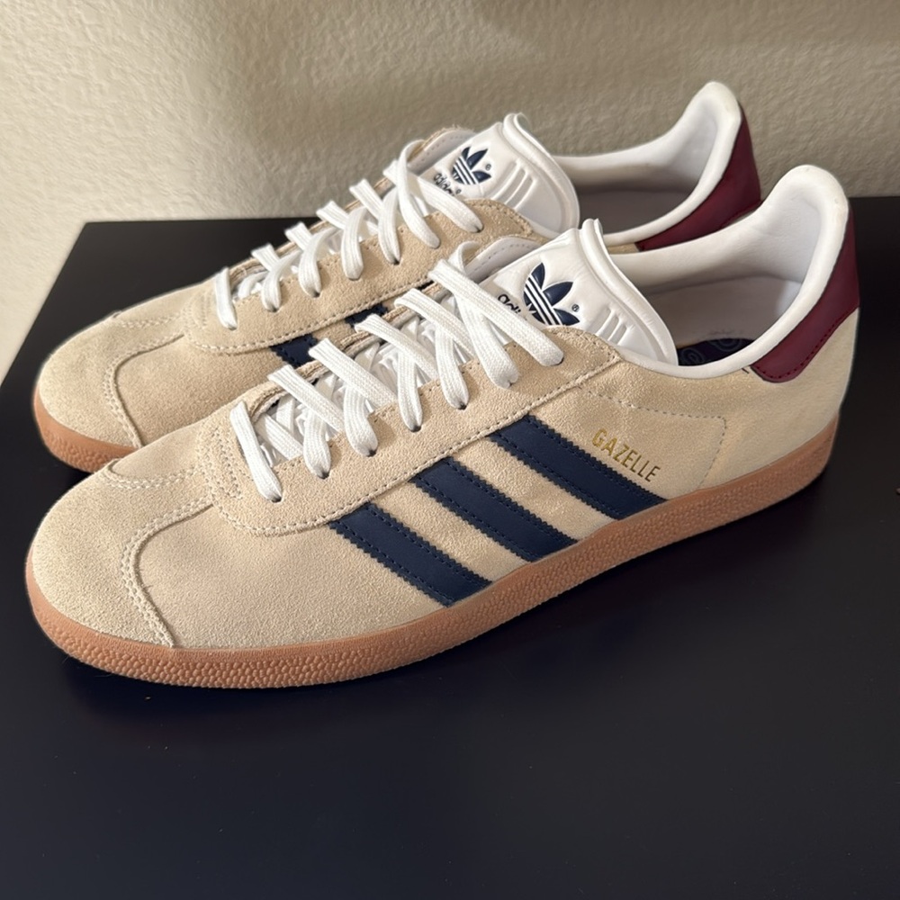 Adidas Cream and Navy Classic Sneakers - Picture 6 of 13